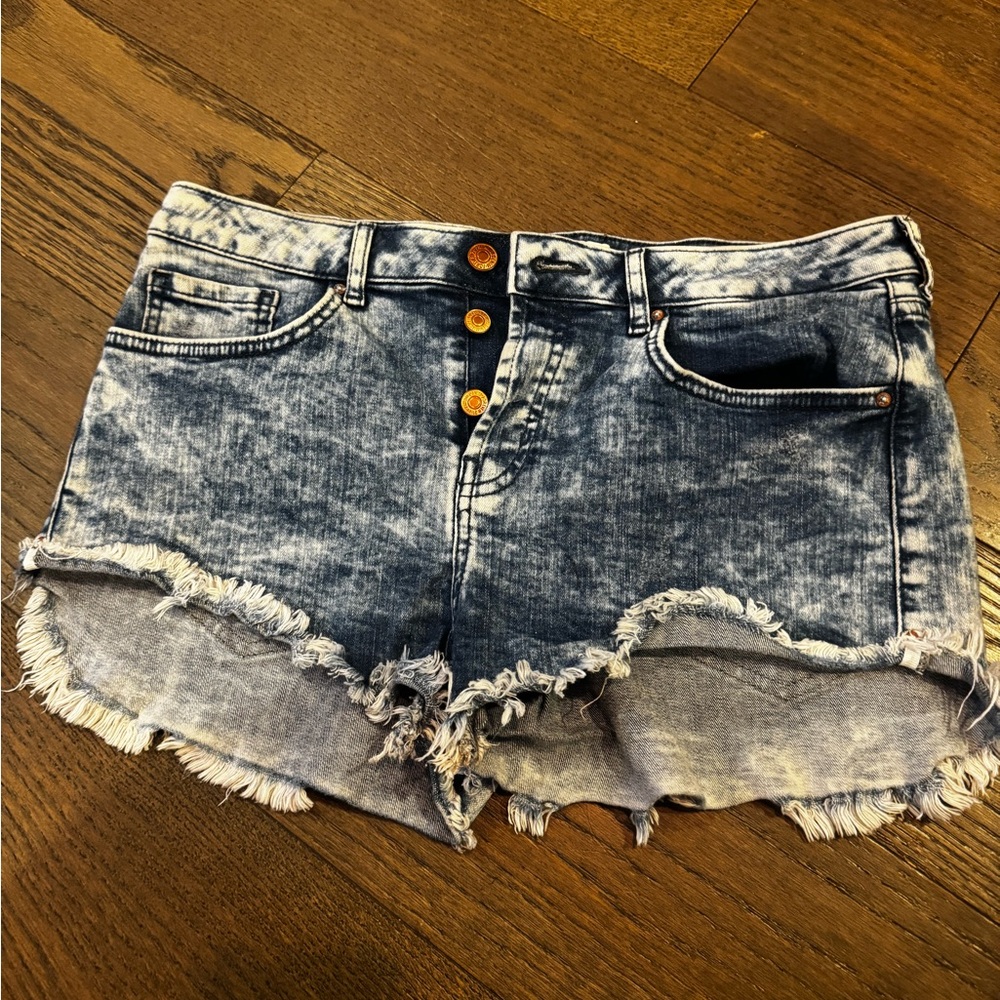 Forever 21 Stretch Denim Frayed Hem Cutoff Acid Wash Women Shorts